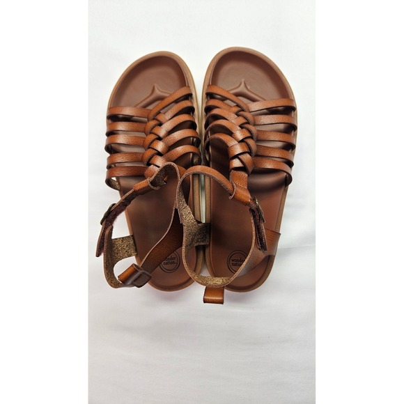 wonder nation Other - Wonder Nation Girls Fisherman Sandals Brown Strappy Buckle Star Sole Size 4